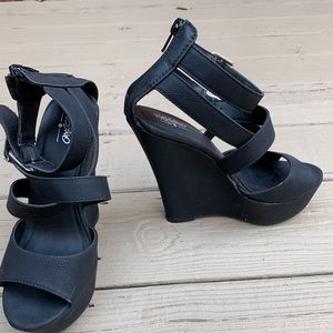 Missimo Black strappy wedges